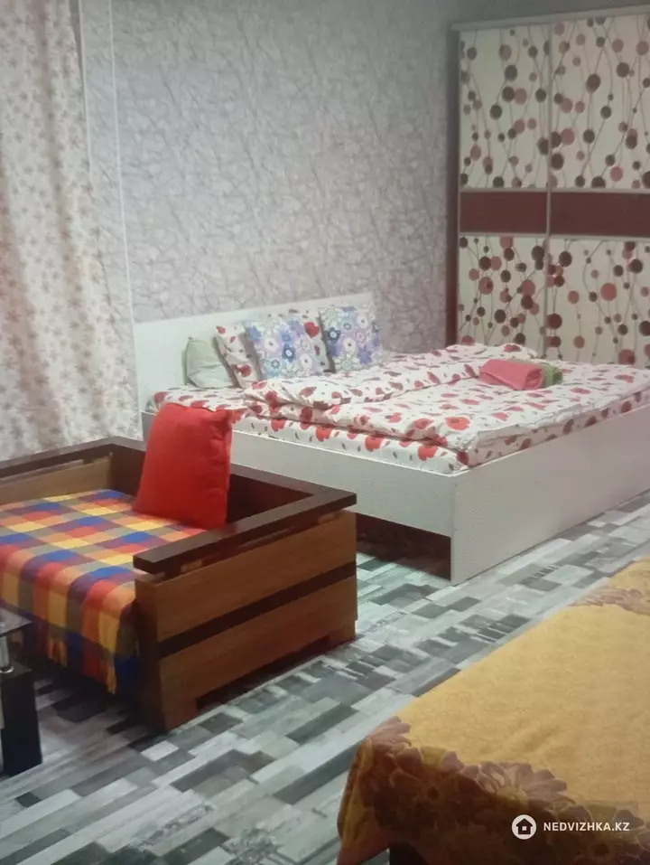 1-комнатная квартира, этаж 2 из 3, 45 м², Посуточно, фотография 5