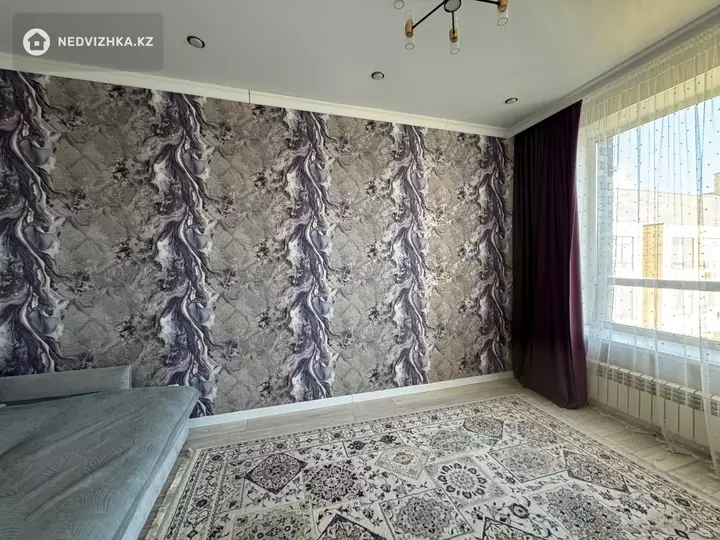 1-комнатная квартира, этаж 9 из 9, 34 м², фотография 2