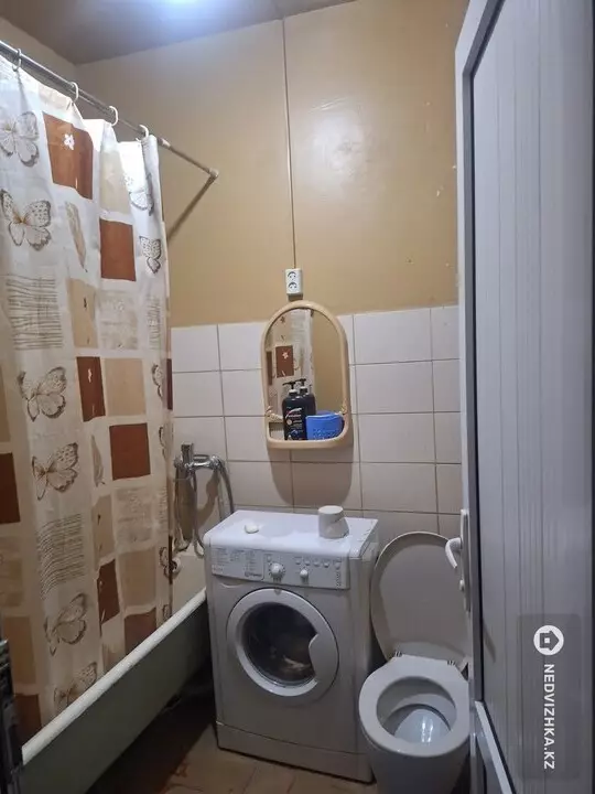 1-комнатная квартира, этаж 4 из 5, 38 м², Посуточно, фотография 3