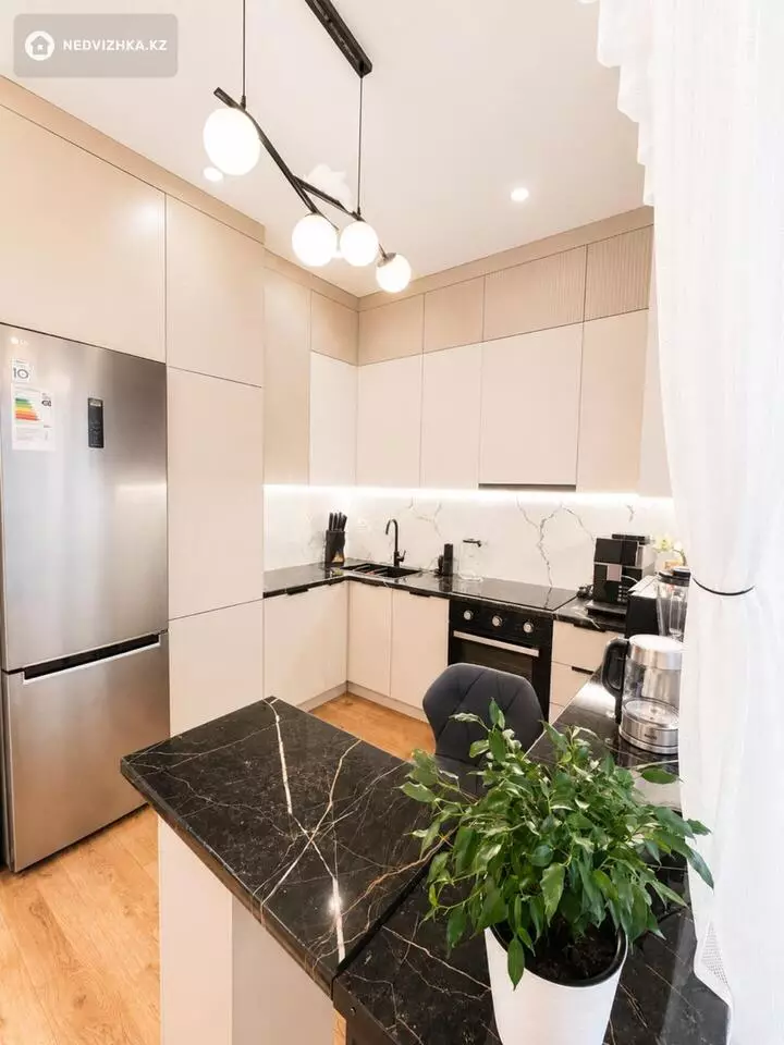 3-комнатная квартира, этаж 3 из 16, 70 м², 3-фотосурет