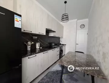 1-комнатная квартира, этаж 5 из 12, 42 м²