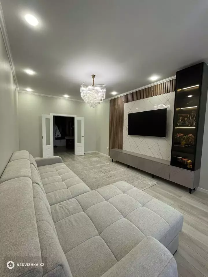3-комнатная квартира, этаж 12 из 17, 120 м², фотография 2