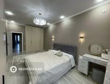 3-бөлмелі пәтер, қабат 12 барлық қабат саны 17, 120 м², 8-нобай
