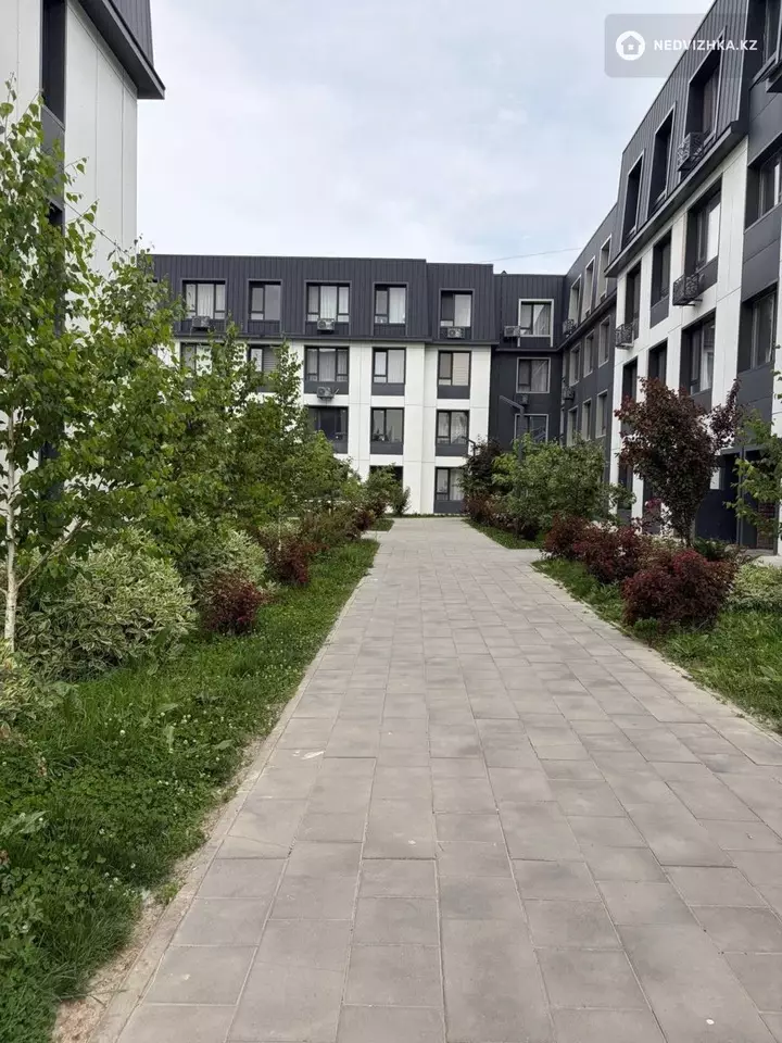 3-комнатная квартира, этаж 2 из 5, 90 м², фотография 3