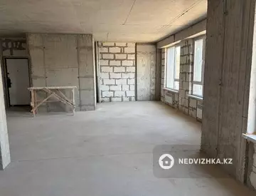 3-комнатная квартира, этаж 2 из 5, 90 м²