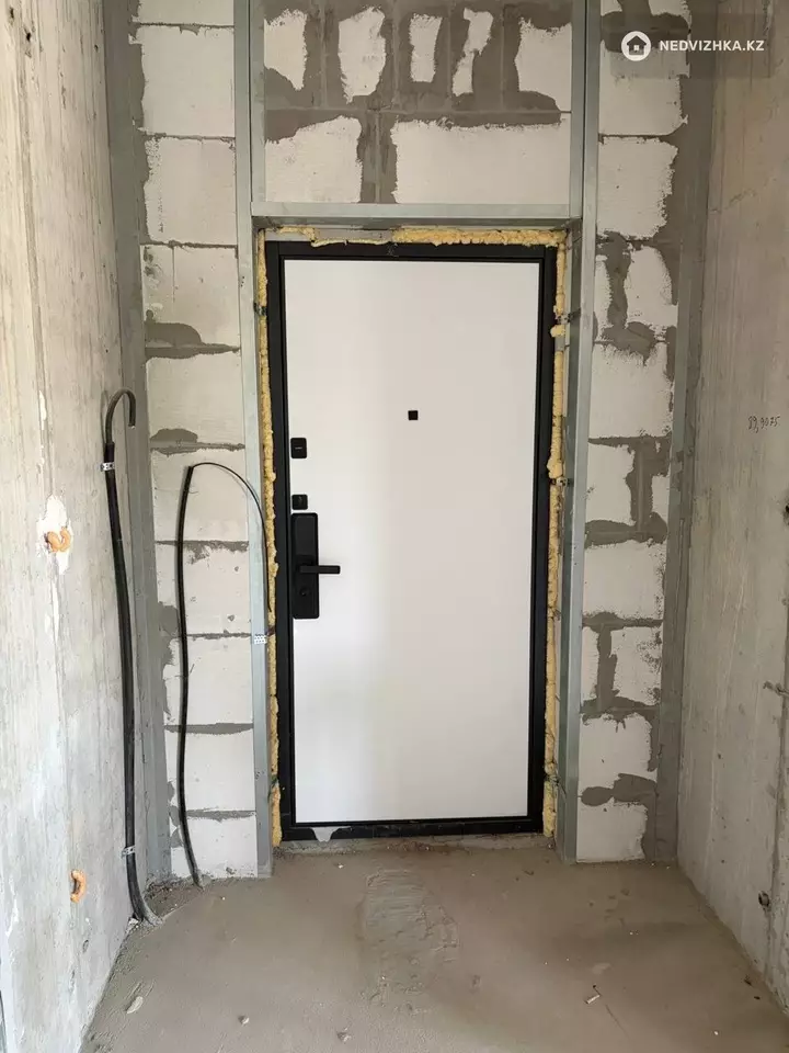 3-комнатная квартира, этаж 2 из 5, 90 м², фотография 5