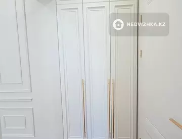 2-комнатная квартира, этаж 10 из 12, 57 м², миниатюра 7