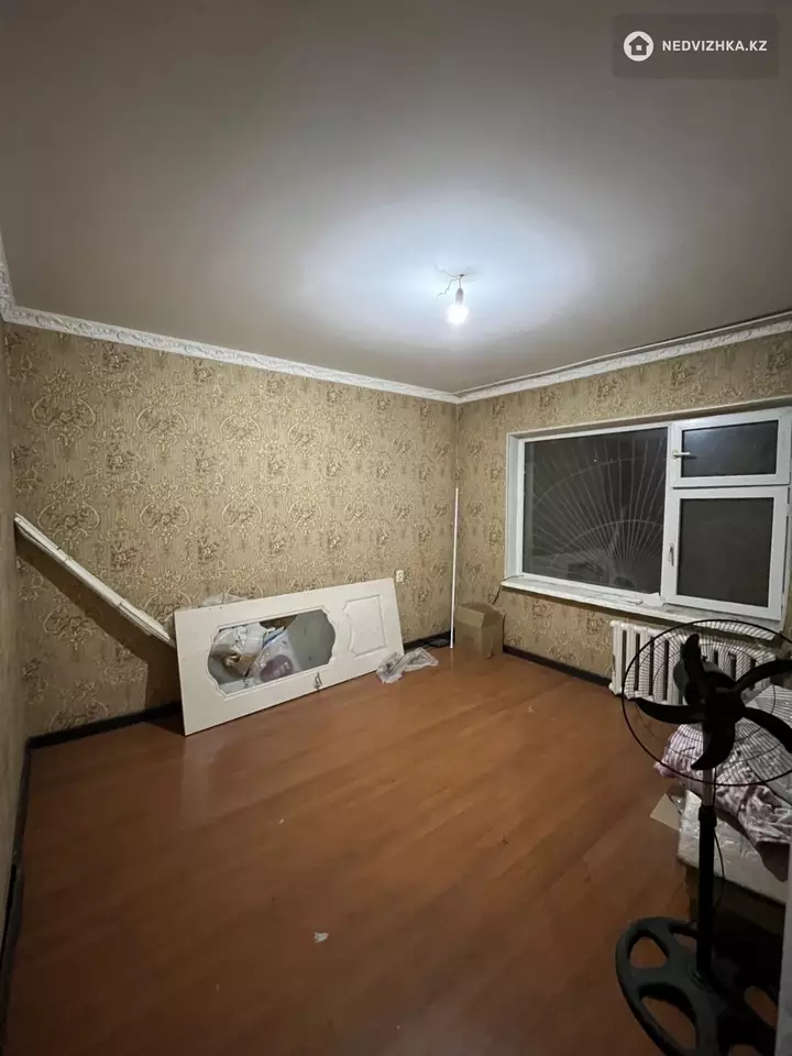3-комнатная квартира, этаж 1 из 5, 100 м², фотография 4