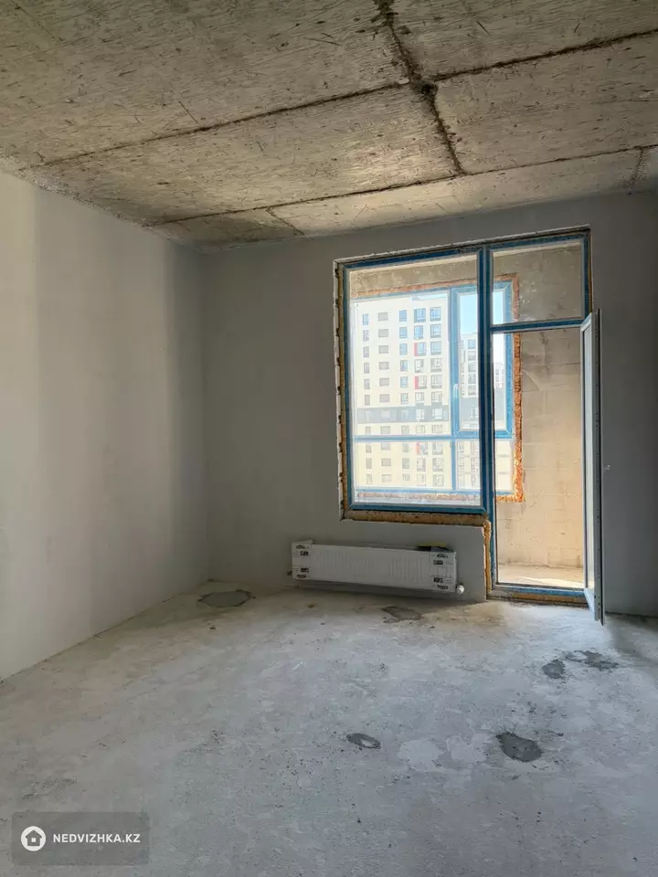 1-комнатная квартира, этаж 12 из 12, 42 м², фотография 3
