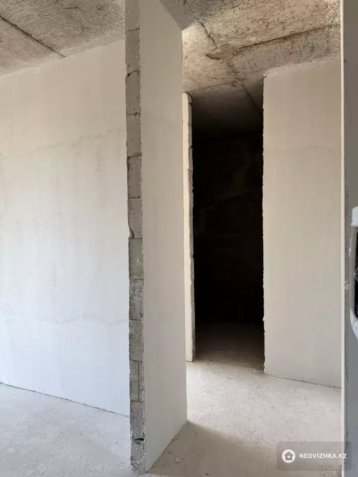 1-комнатная квартира, этаж 12 из 12, 42 м², фотография 4