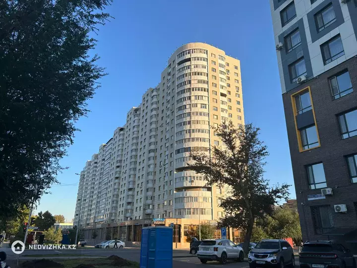 3-комнатная квартира, этаж 2 из 19, 74 м²