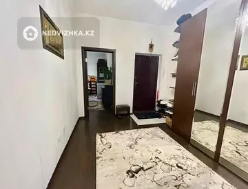3-комнатная квартира, этаж 2 из 19, 74 м², миниатюра 4