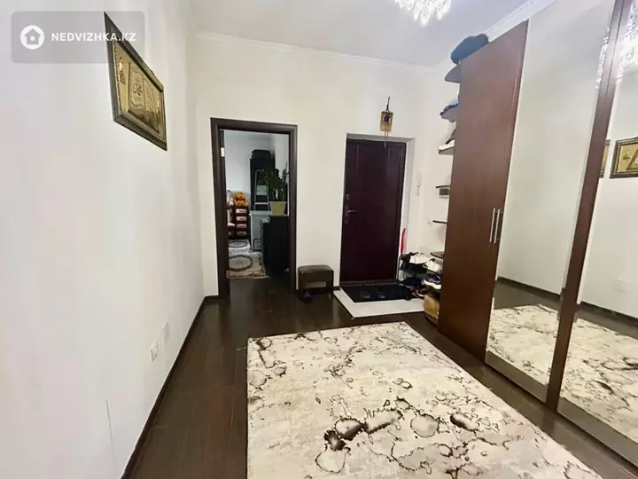 3-комнатная квартира, этаж 2 из 19, 74 м², фотография 4