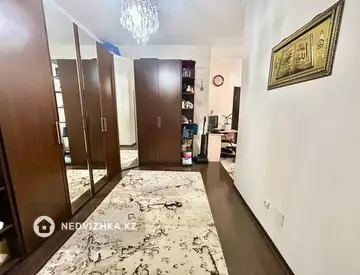 3-комнатная квартира, этаж 2 из 19, 74 м², миниатюра 6