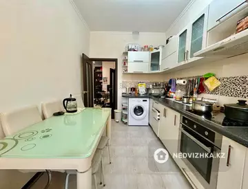 3-комнатная квартира, этаж 2 из 19, 74 м², миниатюра 9