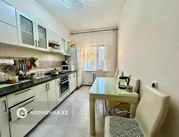 3-комнатная квартира, этаж 2 из 19, 74 м², миниатюра 10