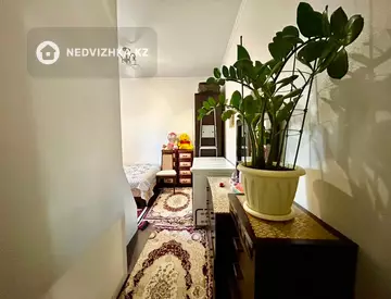 3-комнатная квартира, этаж 2 из 19, 74 м², миниатюра 11