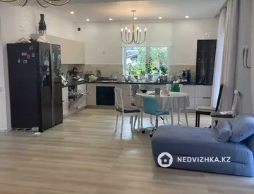 7-бөлмелі үй, 4.5 соттық, 270 м², 9-нобай