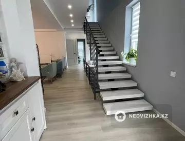 7-бөлмелі үй, 4.5 соттық, 270 м², 11-нобай
