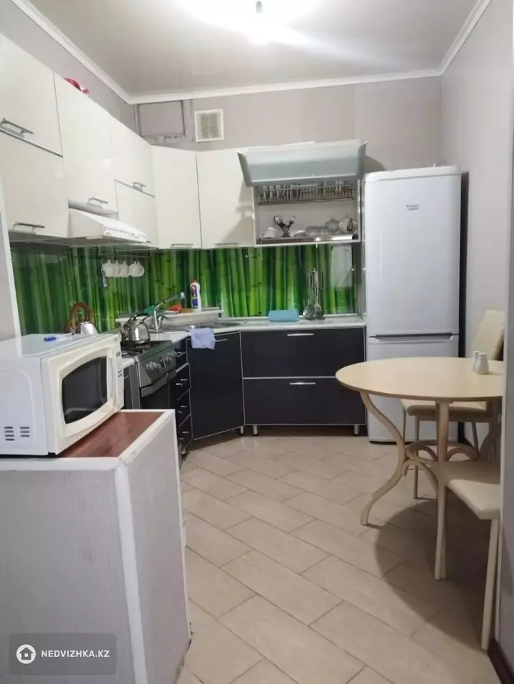 2-комнатная квартира, этаж 2 из 5, 2 м², Посуточно, фотография 5