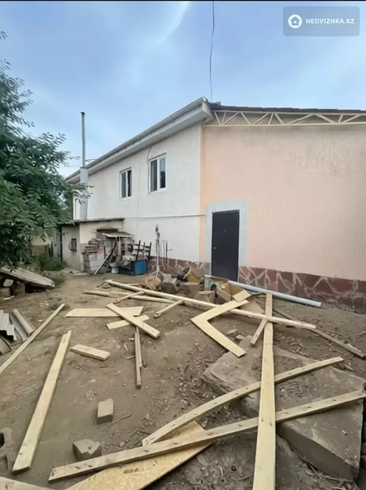 7-комнатный дом, 4.5 соток, 200 м², фотография 2