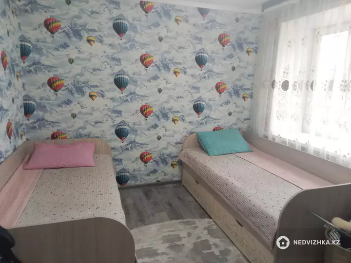 2-комнатная квартира, этаж 3 из 5, 54 м², фотография 4
