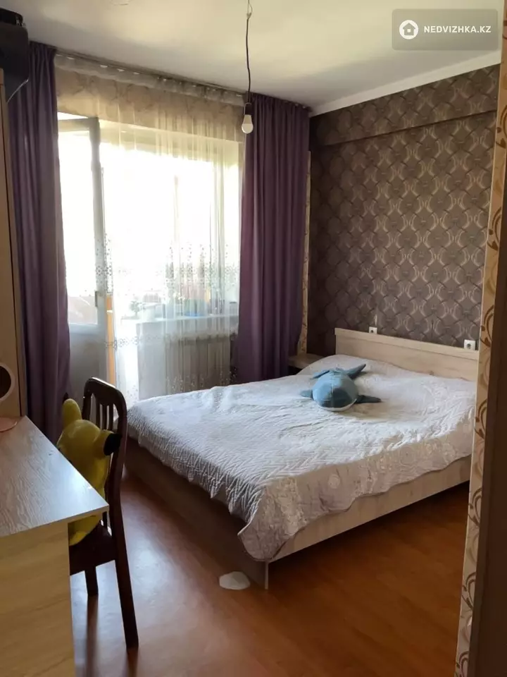 3-комнатная квартира, этаж 4 из 5, 79 м², фотография 5
