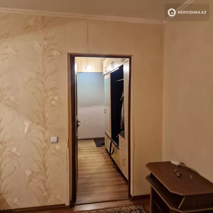 2-комнатная квартира, этаж 1 из 5, 42 м², На длительный срок, фотография 2