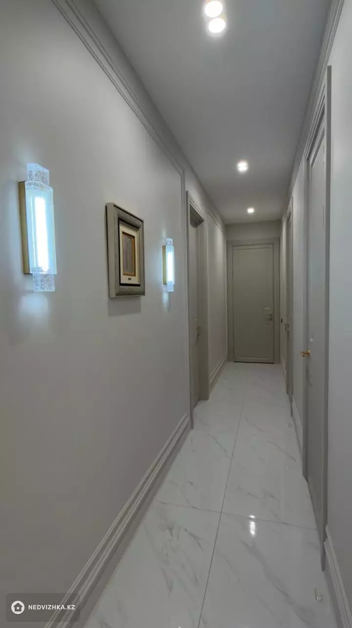 4-комнатная квартира, этаж 8 из 22, 134 м², 3-фотосурет