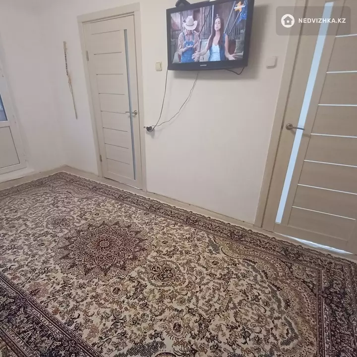 3-комнатная квартира, этаж 3 из 5, 48 м², фотография 3
