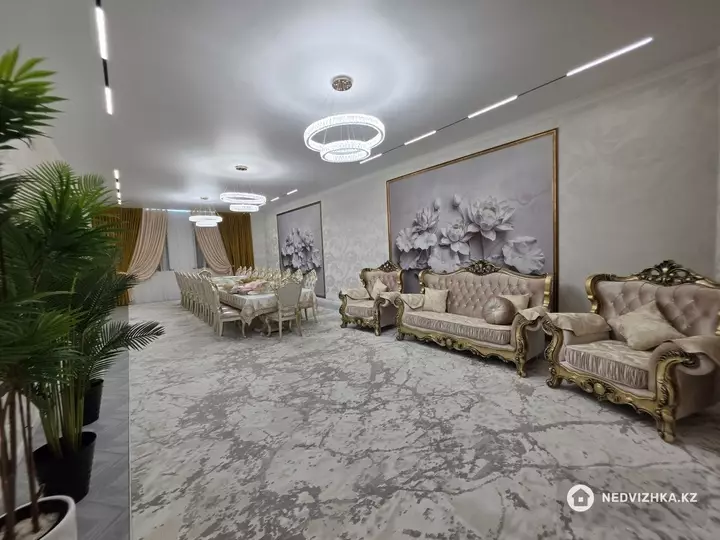 6-комнатный дом, 6 соток, 306 м², фотография 4
