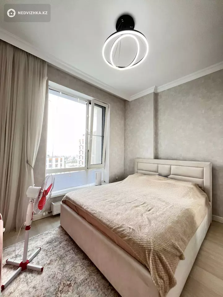 2-комнатная квартира, этаж 14 из 14, 68 м², фотография 4