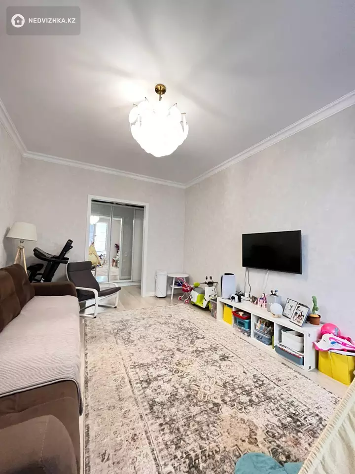 2-комнатная квартира, этаж 14 из 14, 68 м², фотография 5