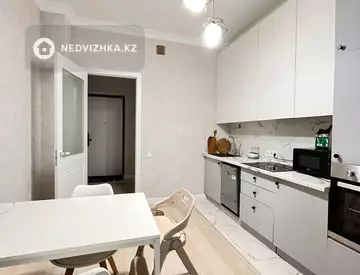 2-комнатная квартира, этаж 14 из 14, 68 м², миниатюра 11