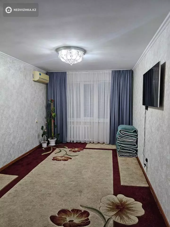 2-комнатная квартира, этаж 4 из 5, 48 м², фотография 2