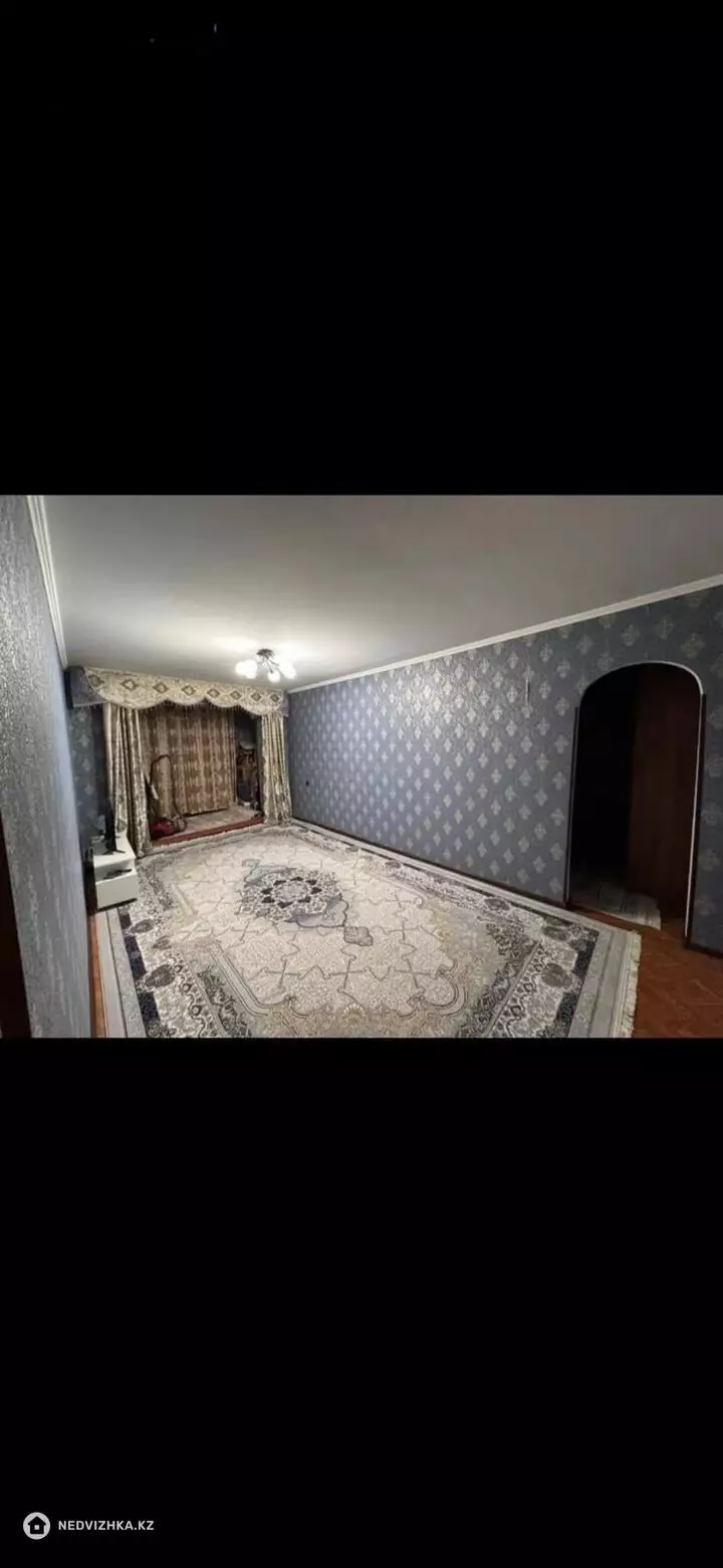 4-комнатная квартира, этаж 5 из 5, 75 м², фотография 2