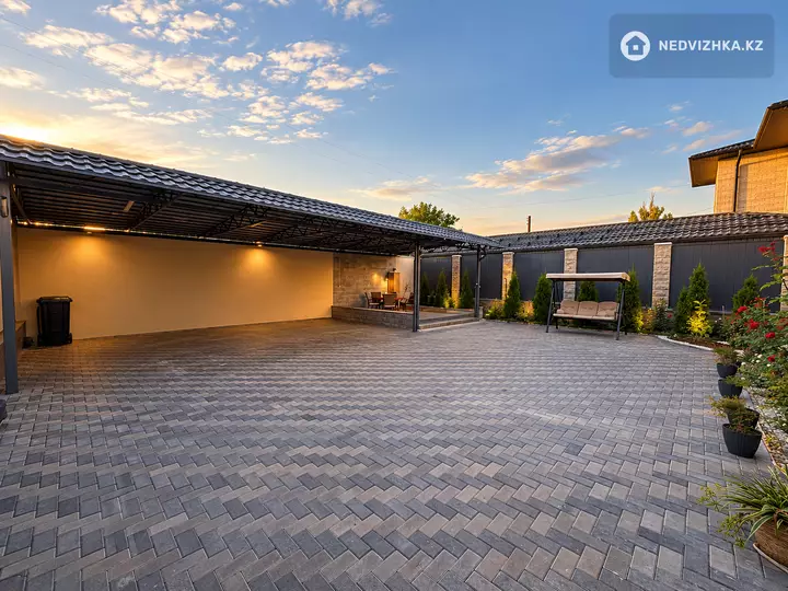 5-комнатный дом, 5 соток, 242 м², фотография 5