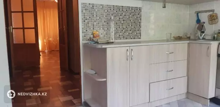 3-комнатная квартира, этаж 3 из 4, 62 м², фотография 2