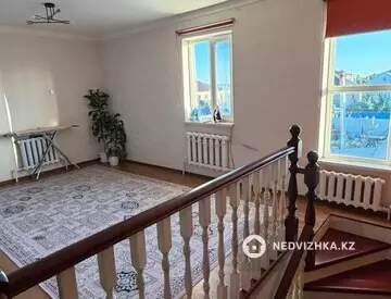 5-комнатный дом, 10 соток, 240 м²
