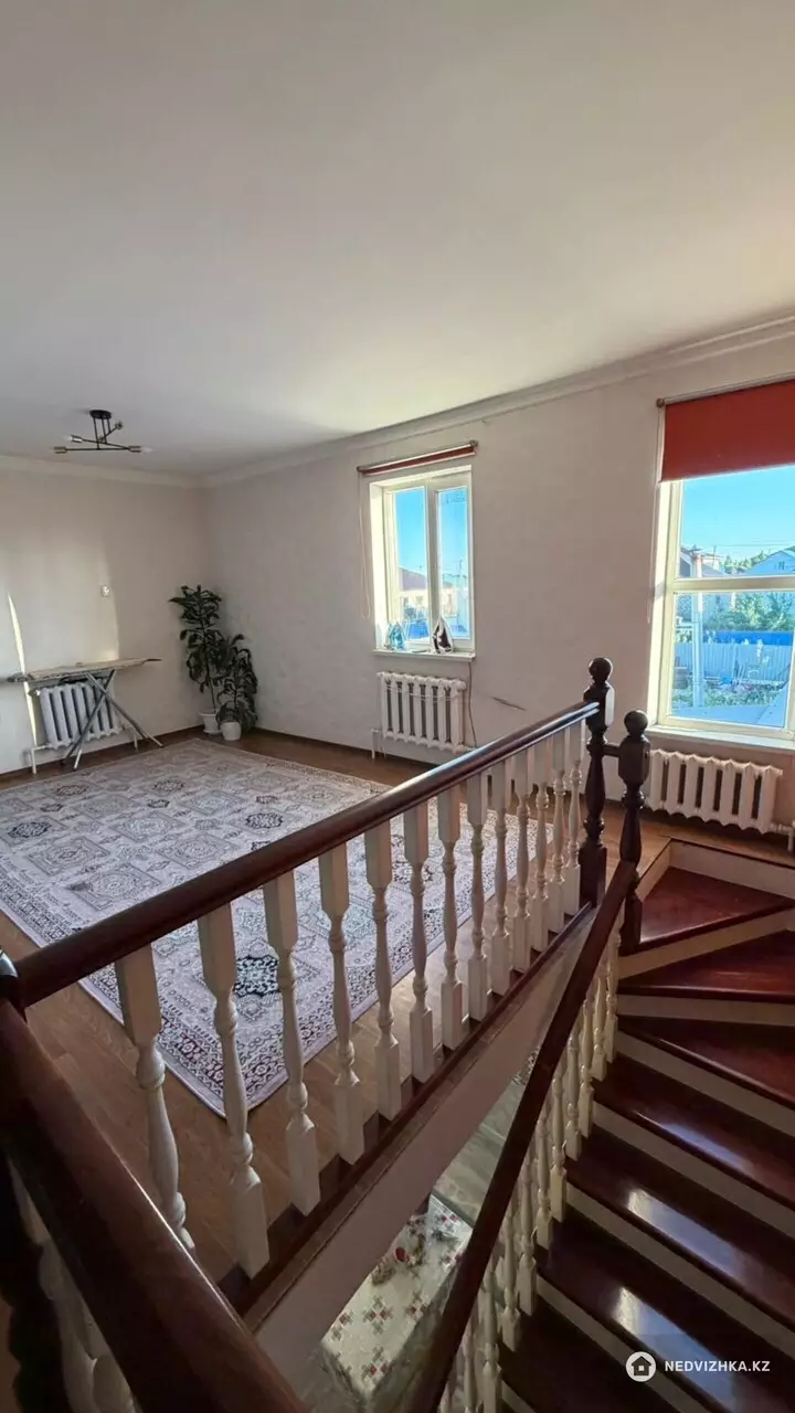 5-комнатный дом, 10 соток, 240 м², фотография 4