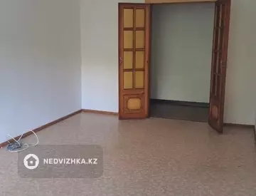 3-комнатная квартира, этаж 2 из 9, 69 м²