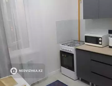 2-комнатная квартира, этаж 7 из 9, 36 м², миниатюра 10