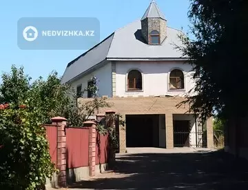 11-комнатный дом, 10 соток, 530 м²
