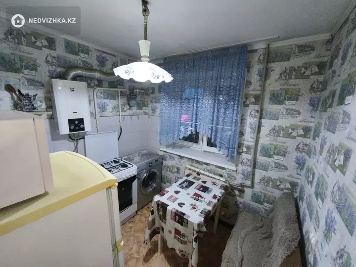 2-комнатная квартира, этаж 3 из 3, 42 м², фотография 2