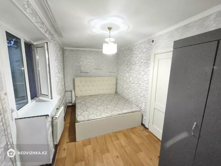 2-комнатная квартира, этаж 3 из 3, 42 м², фотография 4