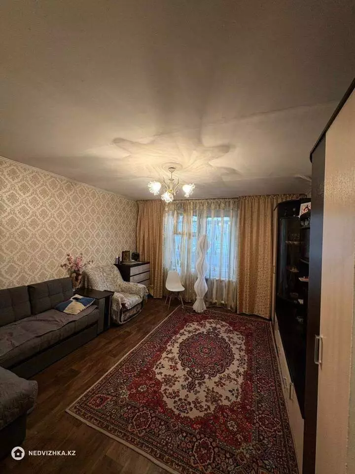 3-комнатная квартира, этаж 1 из 9, 64 м², фотография 5