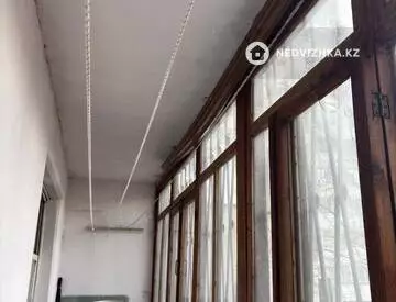 3-комнатная квартира, этаж 1 из 9, 64 м², миниатюра 6
