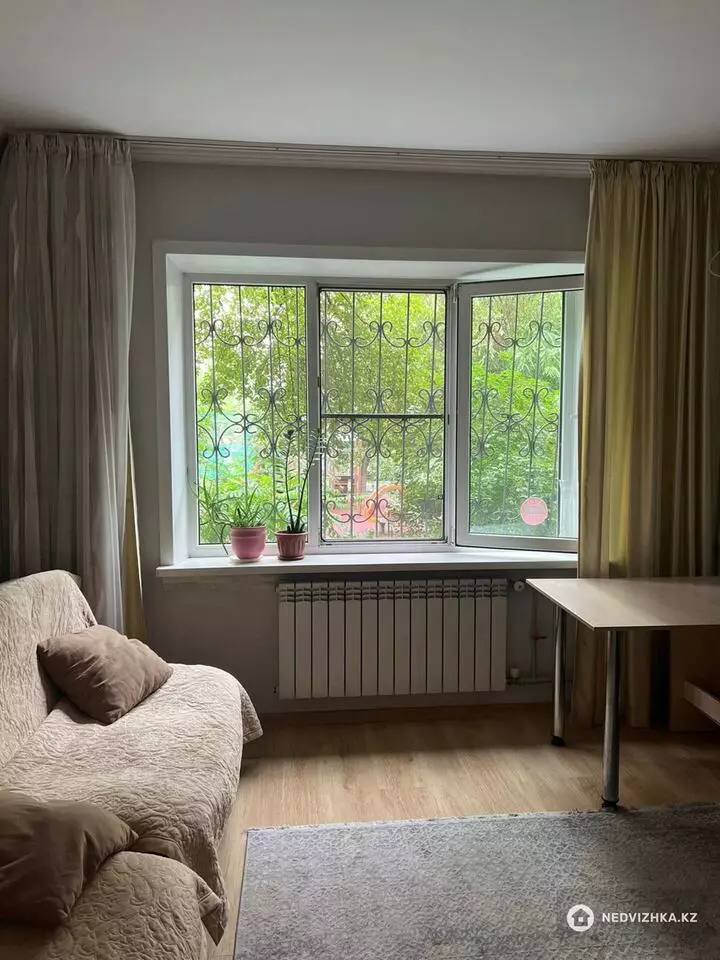 2-комнатная квартира, этаж 1 из 9, 60 м², фотография 2