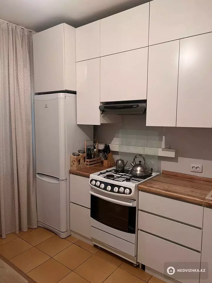 2-комнатная квартира, этаж 1 из 9, 60 м², фотография 3