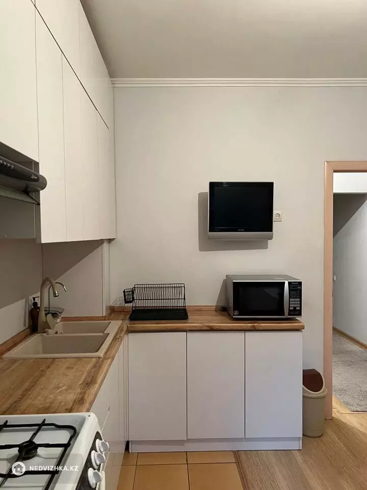 2-комнатная квартира, этаж 1 из 9, 60 м², фотография 5